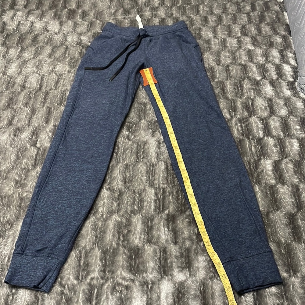 Size 2 Lululemon thin sweatpants